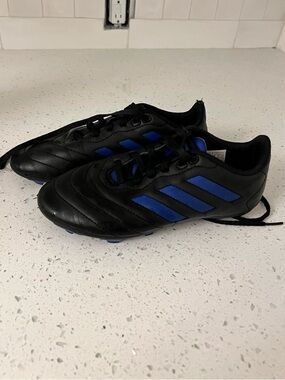 adidas Black and Blue Soccer Cleats boys size 3